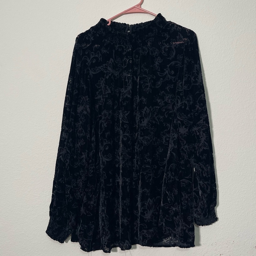 TORRID Black Velvet Burnout Mock Neck Top Size 3